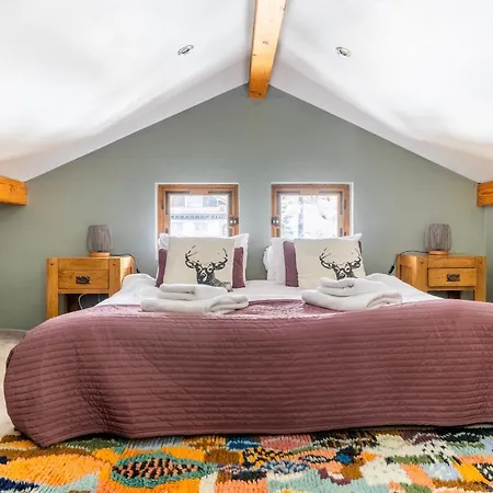 715 Chalet *